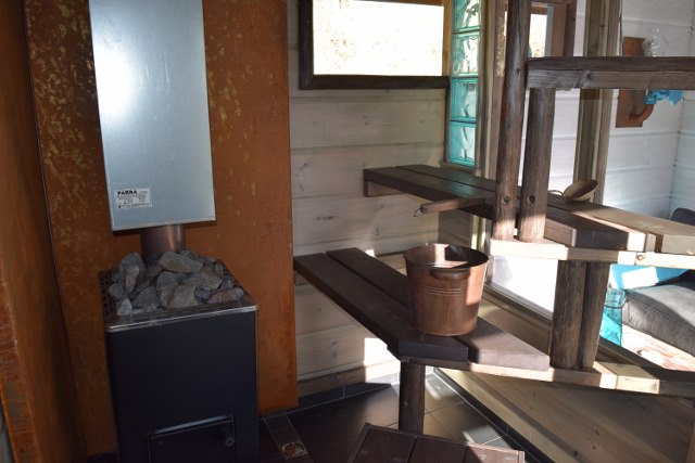 Valoisa sauna oikeilla materiaalivalinnoilla se onnistuu pienessäkin tilassa